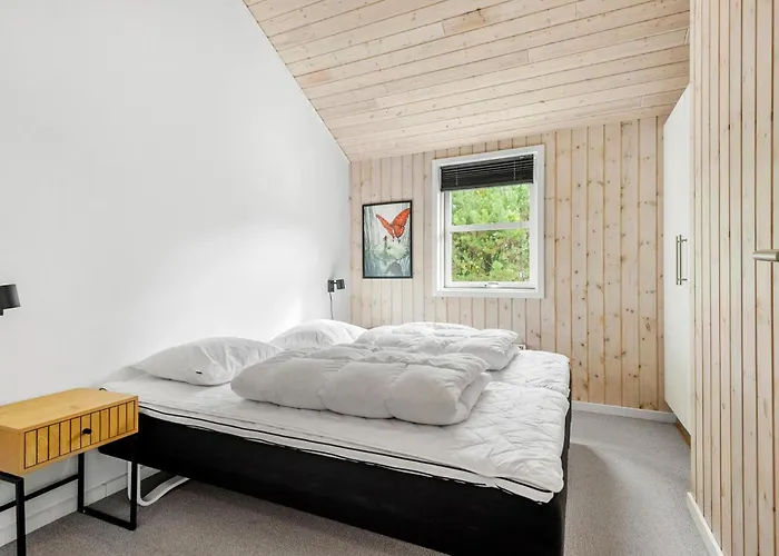 Feriehus Beautiful In With Sauna